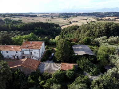 Foto Appartamento a Collesalvetti di 150 m² con 6 locali in vendita
