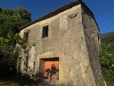 Foto Casa indipendente a Calci Centro di 200 m² con 6 locali in vendita