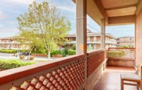 Foto Appartamento a Carrara Marina di Carrara di 85 m² con 4 locali
