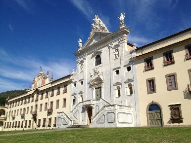 Foto Casale a Calci di 300 m² con 13 locali in vendita