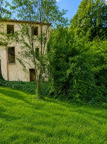 Foto Casale a Calci di 300 m² con 13 locali in vendita
