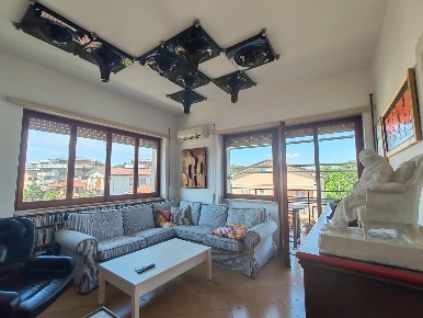 Foto Appartamento a Massa Marina di Massa Centro di 80 m² con 4 locali