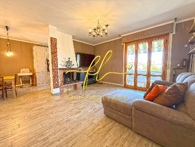 Foto Appartamento a Bibbona La California di 104 m² con 5 locali in vendita