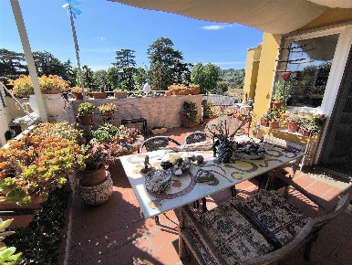 Foto Attico a Firenze Fortini di 80 m² con 4 locali in vendita