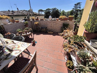 Foto Attico a Firenze Fortini di 80 m² con 4 locali in vendita