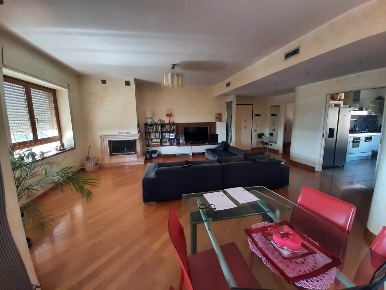 Foto Appartamento a Latina Piccarello di 138 m² con 4 locali in vendita