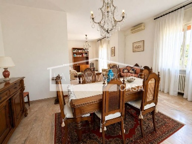 Foto Villa unifamiliare a Mogliano Veneto Centro di 110 m² con 9 locali