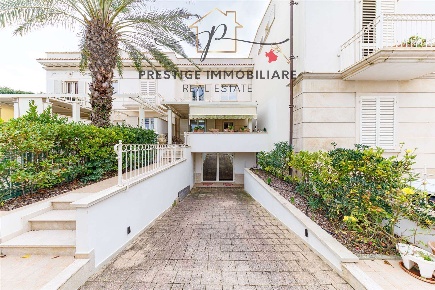 Foto Villa bifamiliare a Livorno Antignano - Banditella di 200 m²