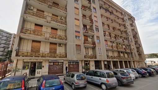 Foto Appartamento in Via Raffaele Gorjux  19, Bari Picone di 132 m²