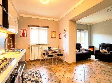 Foto Appartamento in Via San Valentino SNC, Montebuono Centro di 83 m²
