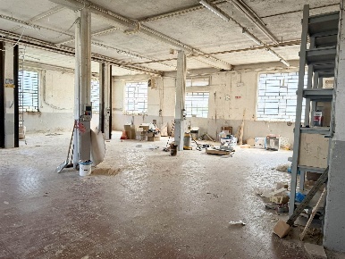 Foto Capannone industriale a Brescia Primo Maggio di 300 m² con 2 locali
