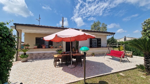 Foto Villa unifamiliare in Via Bonifica 22, Grazzanise di 160 m² in vendita