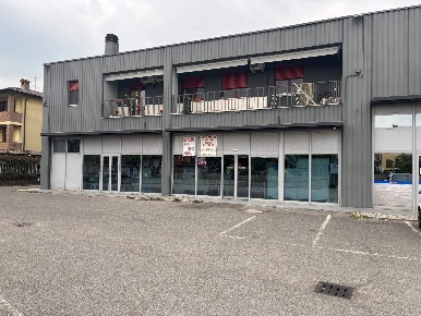 Foto Negozio a Rudiano di 400 m² con 1 locali in affitto
