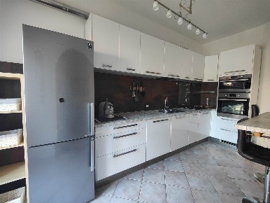 Foto Appartamento a Carrara Marina di Carrara di 100 m² con 5 locali