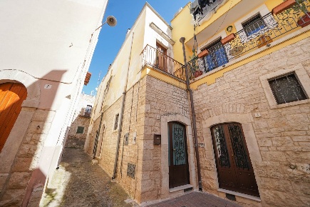 Foto Casa indipendente in Vico Storto Cairoli  8, Palo del Colle Centro