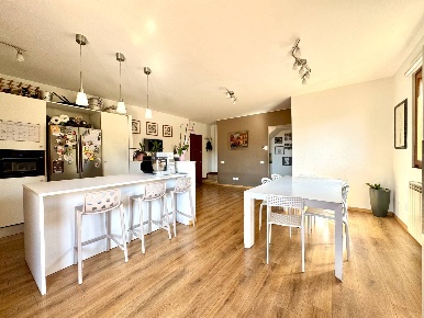 Foto Villa unifamiliare in Via Merano, Roma Infernetto di 150 m² in vendita