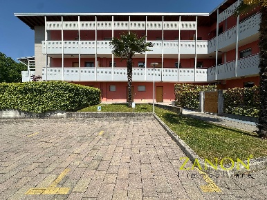 Foto Appartamento in Viale Roma, Cormons Centro di 71 m² con 4 locali