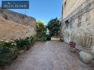 Foto Casa indipendente in viale Roma 24, Castelvetrano Centro di 60 m²