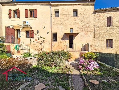 Foto Duplex in Via S.Croce, Potenza Picena Centro di 72 m² con 3 locali
