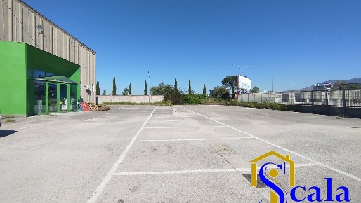 Foto Capannone industriale in strada statale appia 7, Capua di 1200 m²