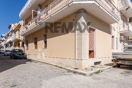 Foto Appartamento in Via Marsala 93, Rosolini di 100 m² con 5 locali