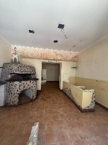 Foto Attività commerciale in Via Risorgimento, Napoli Soccavo di 70 m²