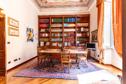 Foto Appartamento a Sassari Centro Storico di 323 m² con 12 locali