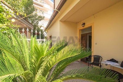 Foto Casa indipendente in via amstrong 1, Montesilvano Centro di 210 m²