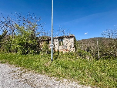 Foto Rustico in FRAZ. ROCCHETTA SNC, Fabriano di 400 m² con 10 locali
