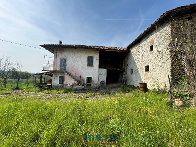 Foto Rustico in Località Peironi 20, Cigliè di 300 m² con 8 locali