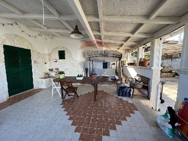 Foto Casa indipendente a Monopoli L'assunta di 160 m² con 6 locali