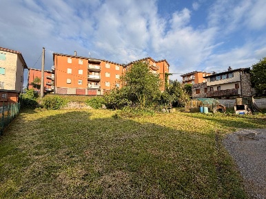 Foto Terreno residenziale in via carducci, Albino Centro di 650 m²