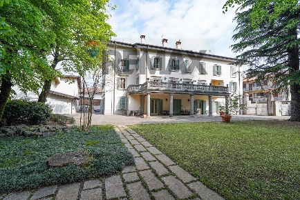 Foto Villa unifamiliare in Via Arciprete Rota 11, Lallio di 950 m²