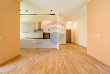 Foto Appartamento in Viale Dei Santi Pietro E Paolo 7, Roma Eur di 80 m²