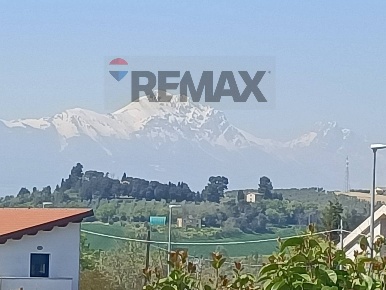Foto Casa indipendente in via Fratelli Bandiera s/n, Spoltore di 250 m²