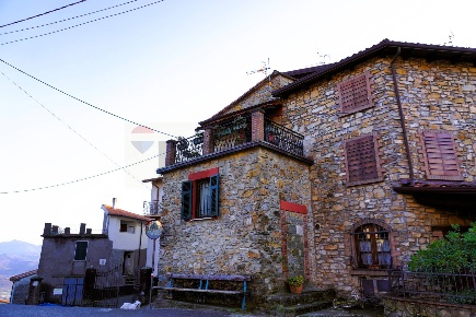 Foto Rustico in Località Borgo Magliano 32, Fivizzano Magliano di 163 m²