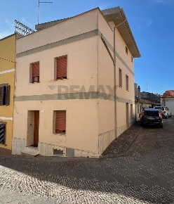 Foto Case semi ndipendenti in via Mundule 3/5, Florinas di 164 m²