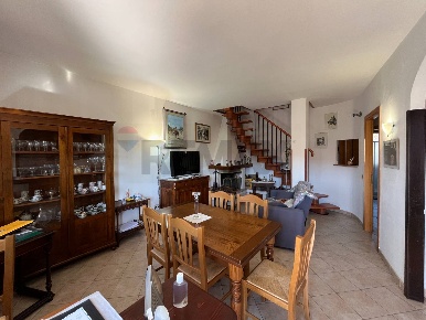 Foto Appartamento a Cavriglia Cavriglia Monastero di 101 m² con 4 locali