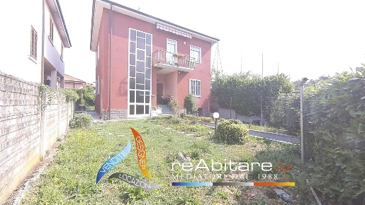 Foto Villa unifamiliare in Via Degli Orti, Arese Centro di 290 m²