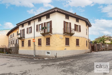 Foto Rustico in Via Papa Innocenzo XI 1, Vedano Olona Centro di 285 m²