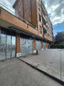 Foto Attività commerciale in Via Casale, Milano Navigli - Darsena di 200 m²