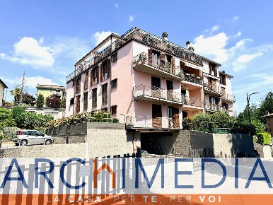 Foto Appartamento in VIA AMENDOLA, Varese Masnago di 127 m² con 4 locali
