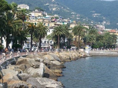 Foto Appartamento in Via della Libertà 34, Rapallo di 148 m² con 7 locali
