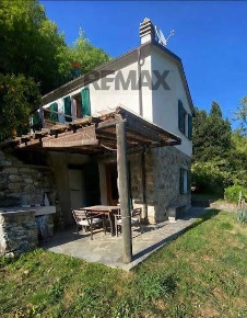 Foto Casa indipendente in Via Fiume 29, Castiglione Chiavarese di 76 m²