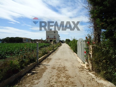 Foto Casa indipendente in Via Chiasuzza, Ispica di 339 m² con 7 locali