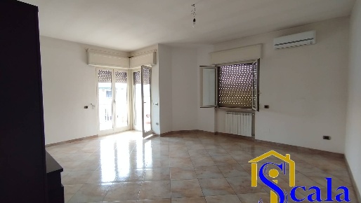 Foto Appartamento in via vittorio emanuele, Macerata Campania Centro