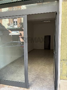 Foto Locale commerciale in viale Zecchino 76, Siracusa Tica - Zecchino