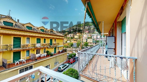 Foto Appartamento in Via Revello 1, Recco Centro di 60 m² con 3 locali