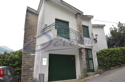 Foto Villa unifamiliare in villaggio primavera 21, Brienno di 70 m²