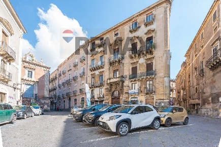 Foto Appartamento in Piazza Manganelli 13, Catania Centro Storico di 175 m²